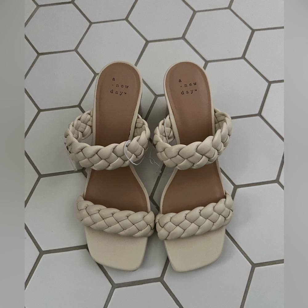 NWT A New Day women’s white braided heels size 9.5